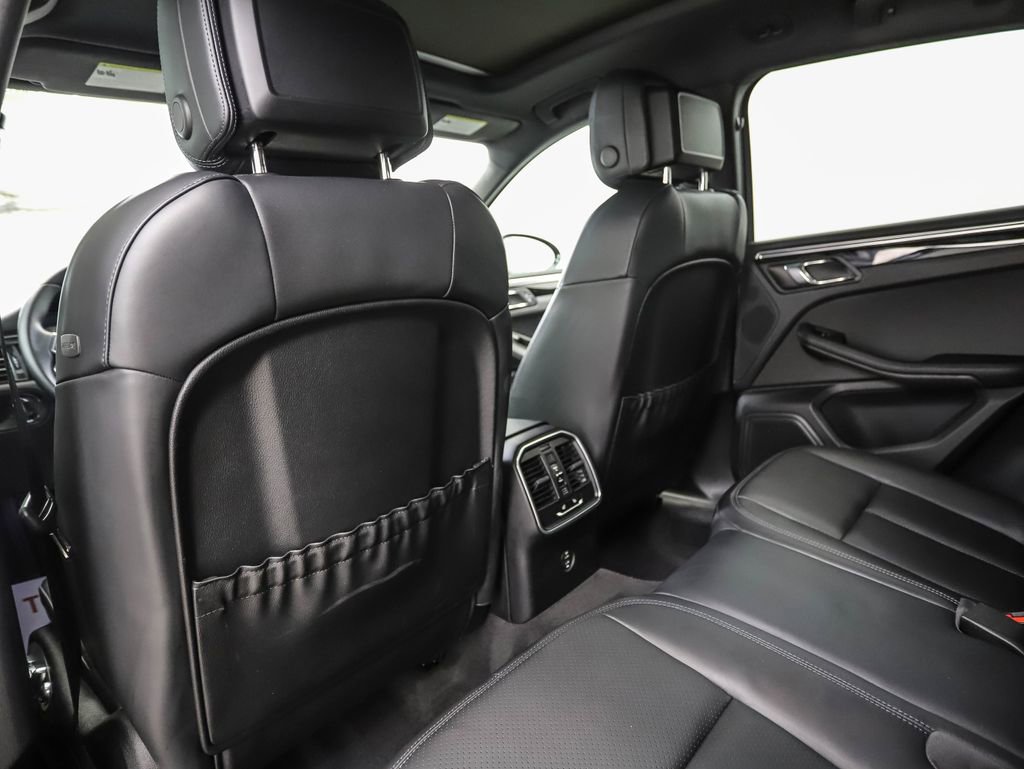 Used 2023 Porsche Macan image 19