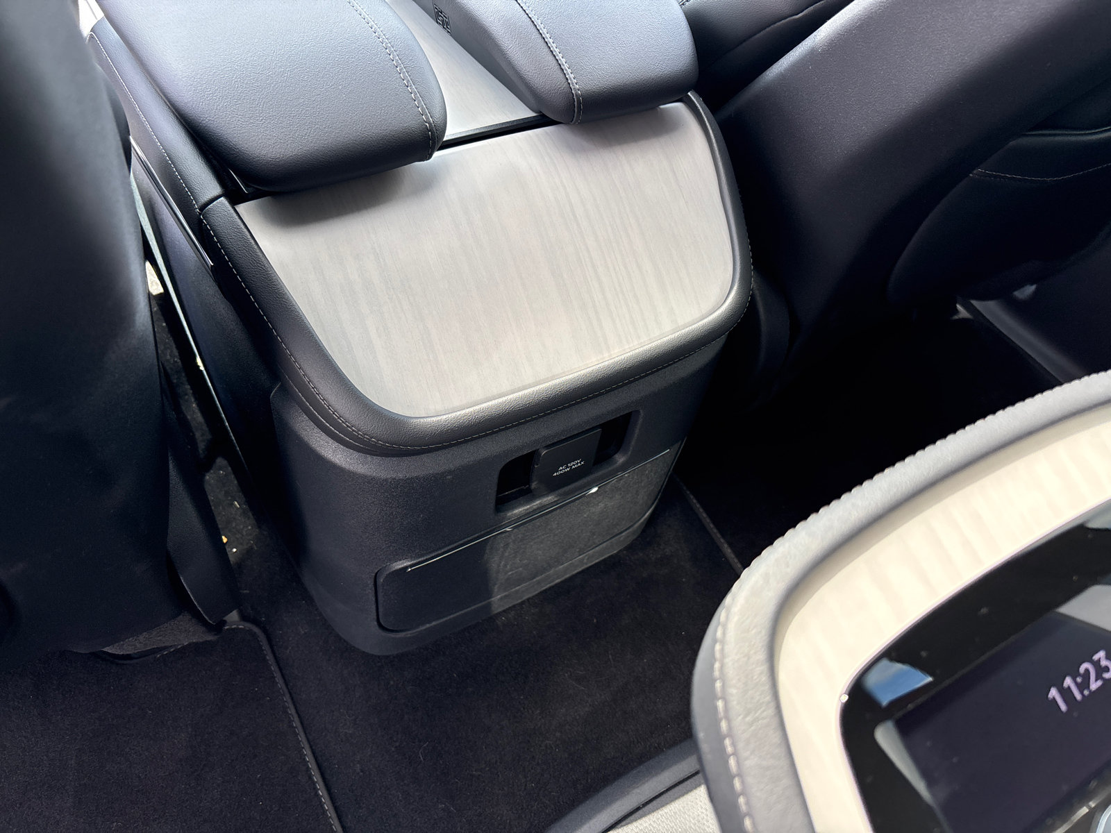 New 2026 Lincoln Navigator L Reserve w/ Jet Appearance Package AWD/4WD image 32
