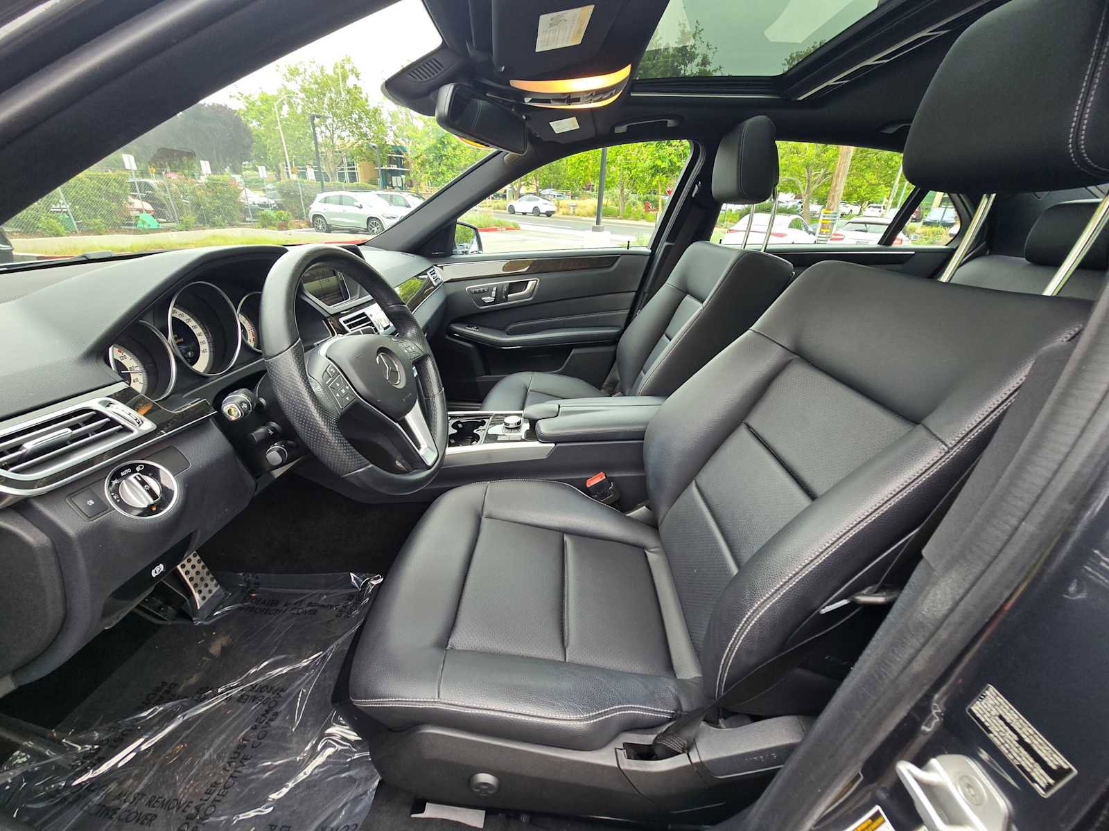 Used 2014 Mercedes-Benz E 350 Sedan image 23
