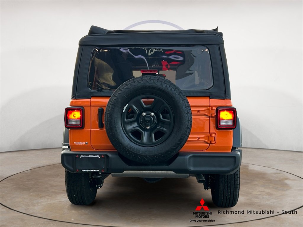 Used 2025 Jeep Wrangler Sport image 4