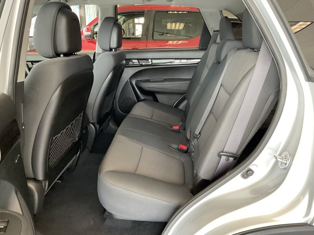 Used 2013 Kia Sorento LX image 19