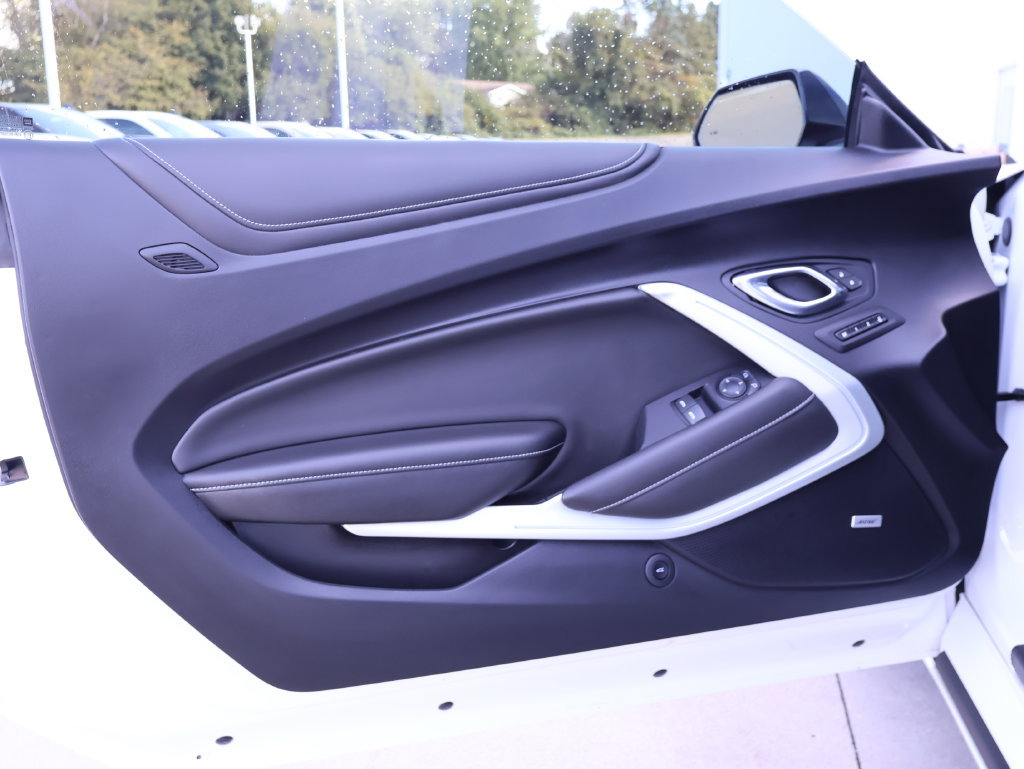 Used 2021 Chevrolet Camaro SS RWD image 11
