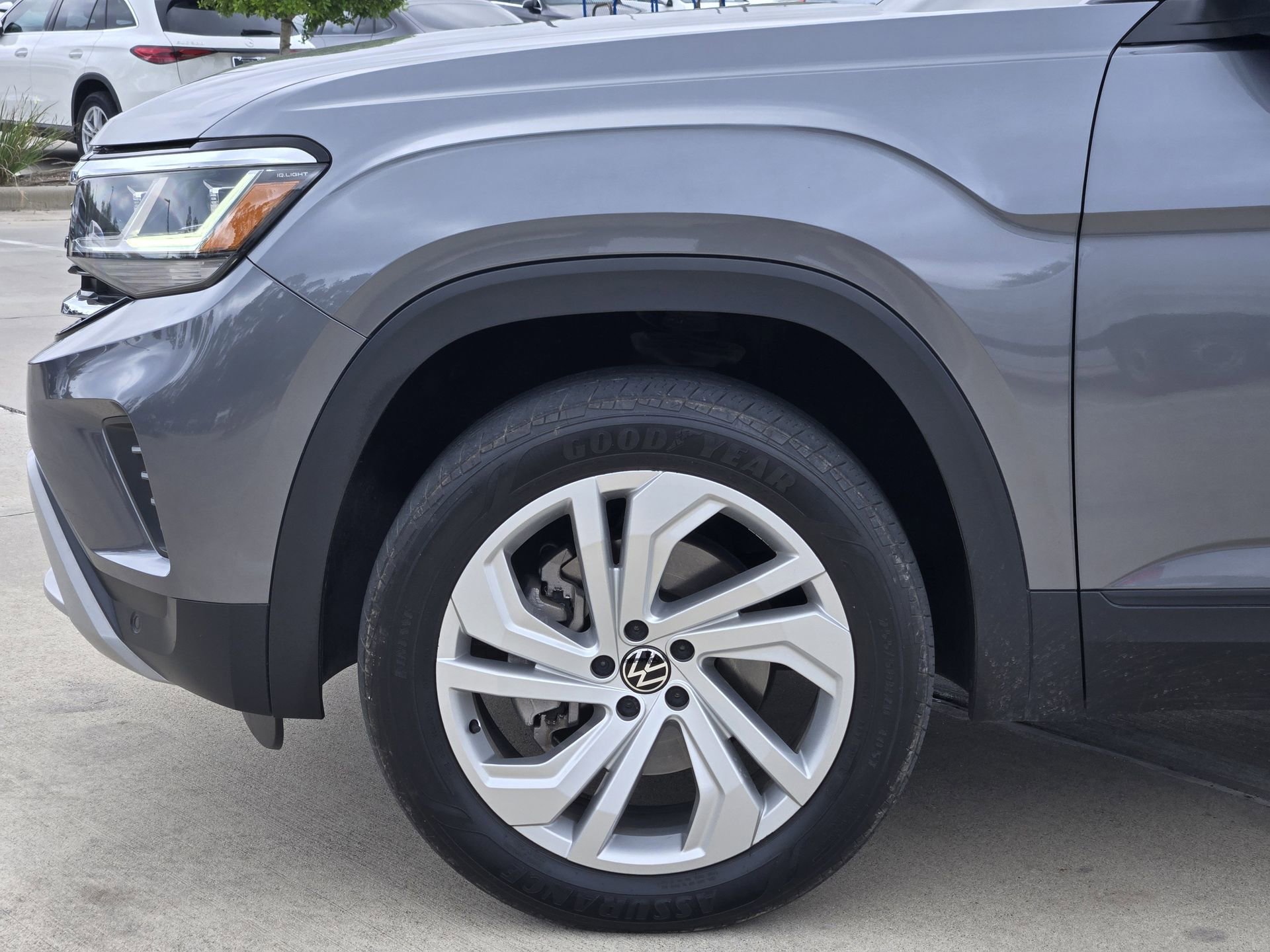 Used 2023 Volkswagen Atlas SE w/ Panoramic Sunroof Package image 10