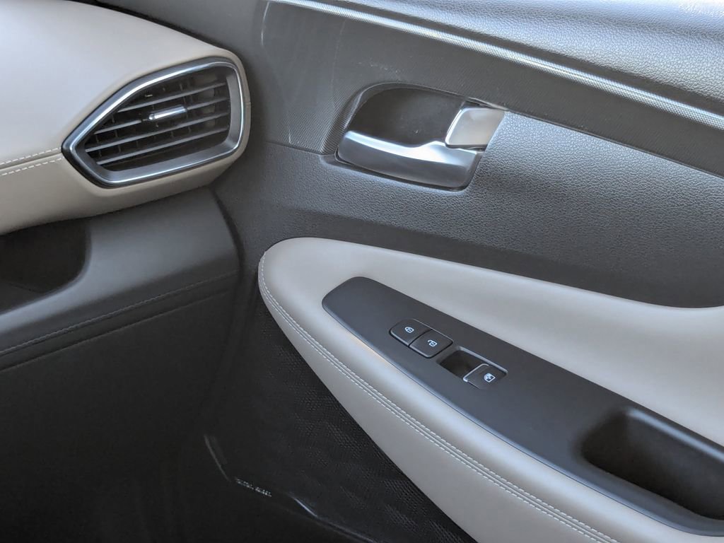 Used 2023 Hyundai Santa Fe Limited image 13