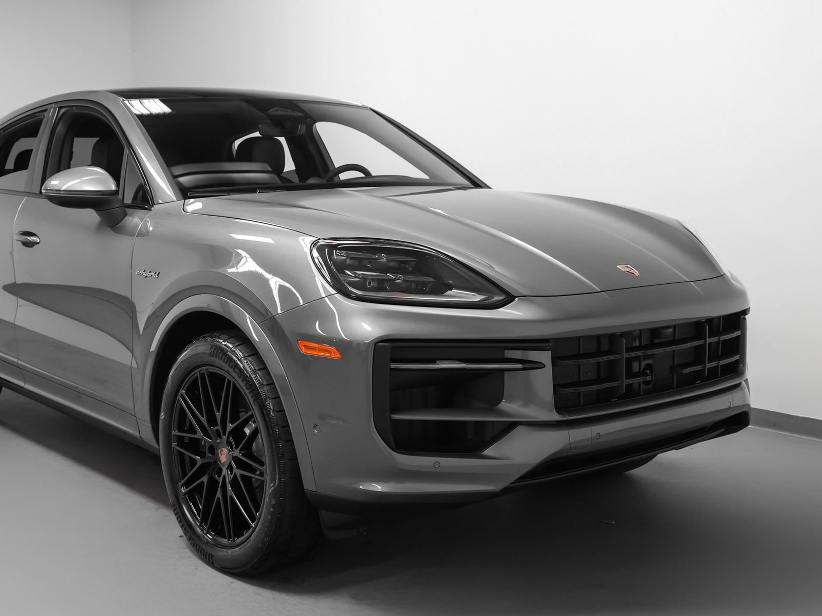 New 2026 Porsche Cayenne E-Hybrid Coupe AWD/4WD image 9