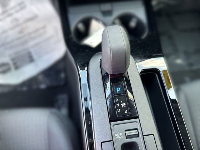 Used 2025 Toyota Prius LE FWD image 28