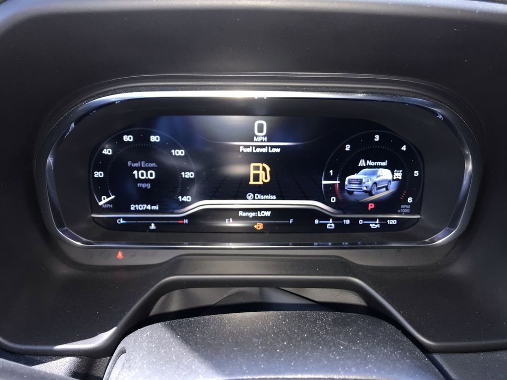 Used 2024 GMC Yukon XL SLT w/ SLT Luxury Package image 15