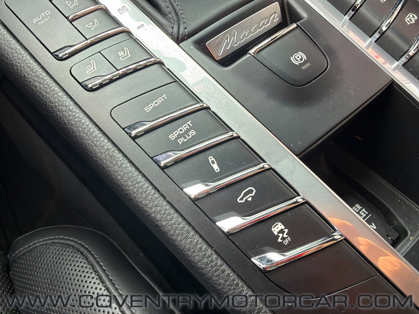Used 2018 Porsche Macan Sport Edition AWD/4WD image 32