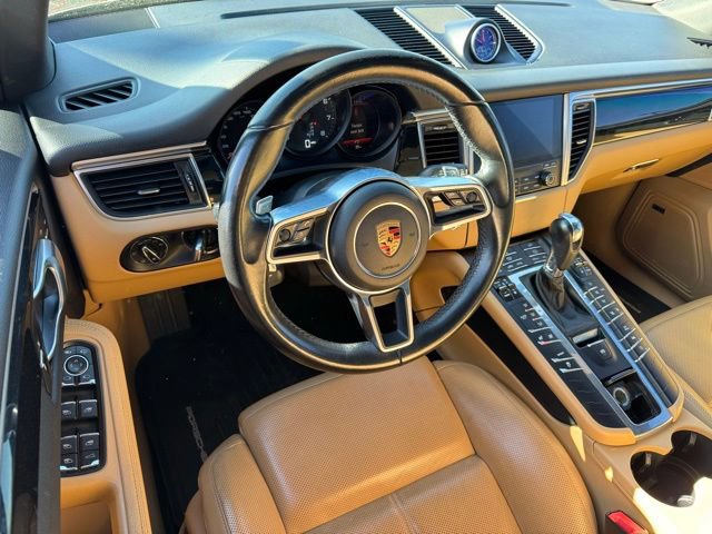 Used 2018 Porsche Macan w/ Premium Package Plus image 19