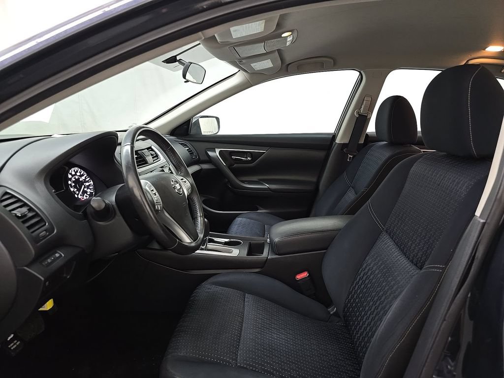 Used 2017 Nissan Altima 2.5 SV FWD image 2