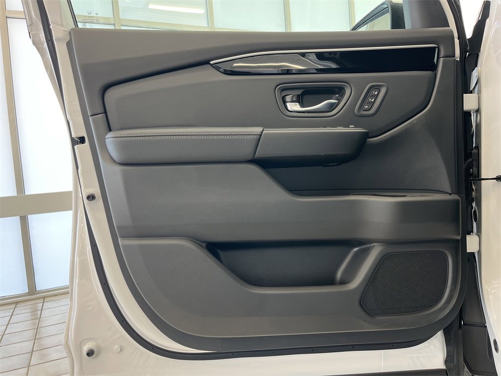 New 2025 Honda Pilot EX-L image 11