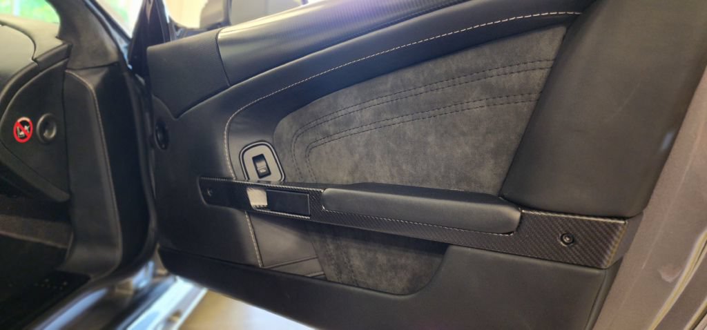 Used 2009 Aston Martin DBS Coupe RWD image 34