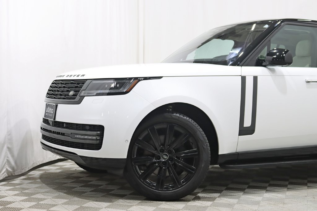 Used 2023 Land Rover Range Rover SE AWD/4WD image 2