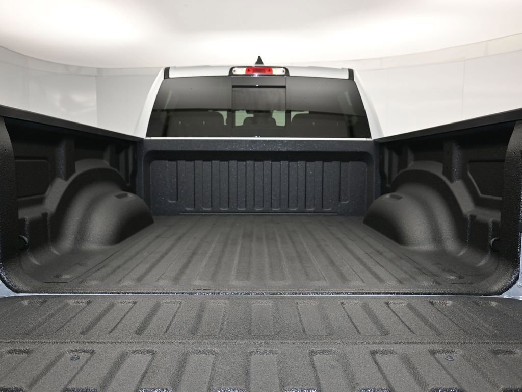 New 2026 RAM 1500 4x4 Crew Cab image 25