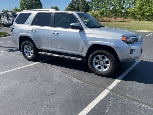 Used 2018 Toyota 4Runner SR5 AWD/4WD image 3