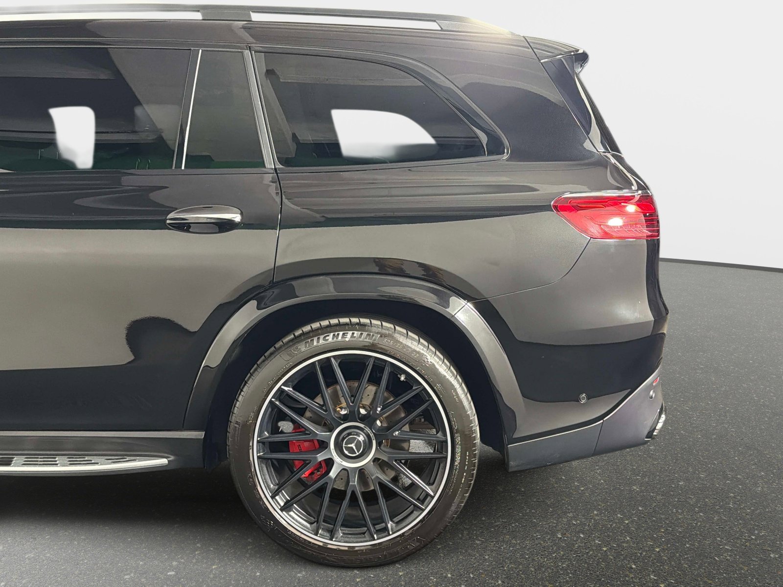 Used 2024 Mercedes-Benz GLS 63 AMG 4MATIC image 15