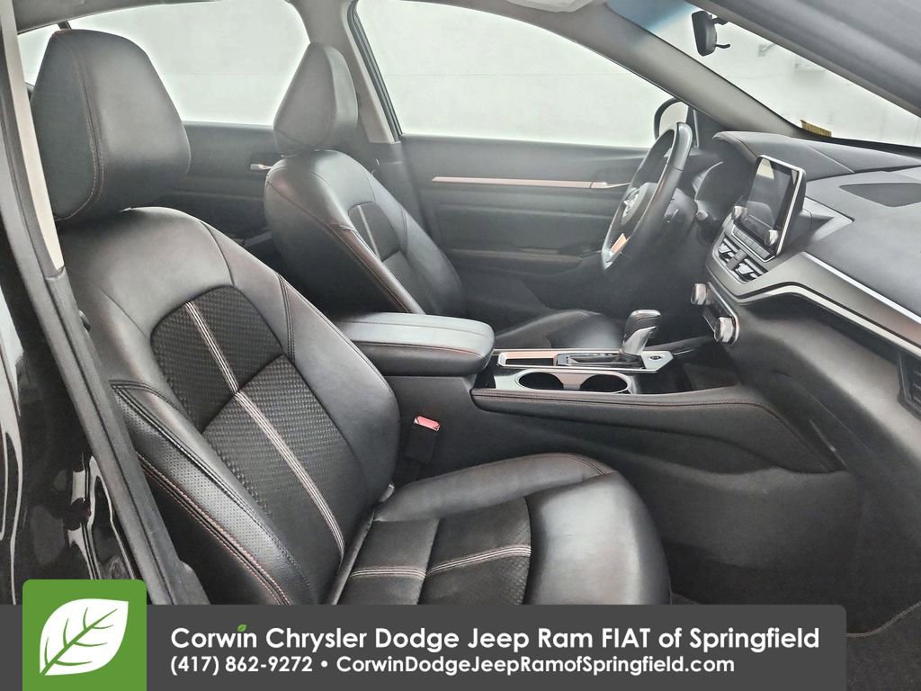 Used 2025 Nissan Altima 2.5 SR image 32