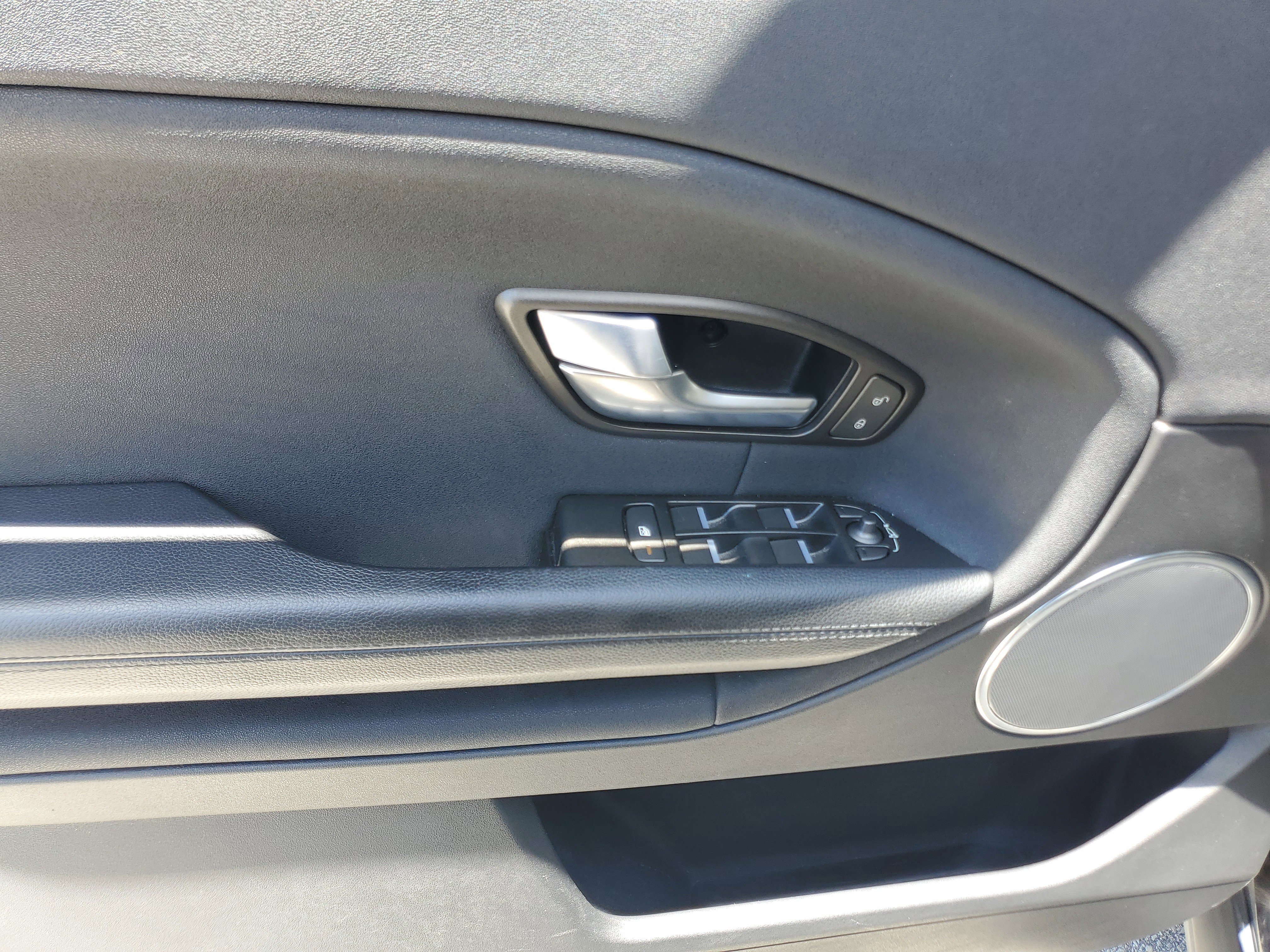 Used 2019 Land Rover Range Rover Evoque SE image 20