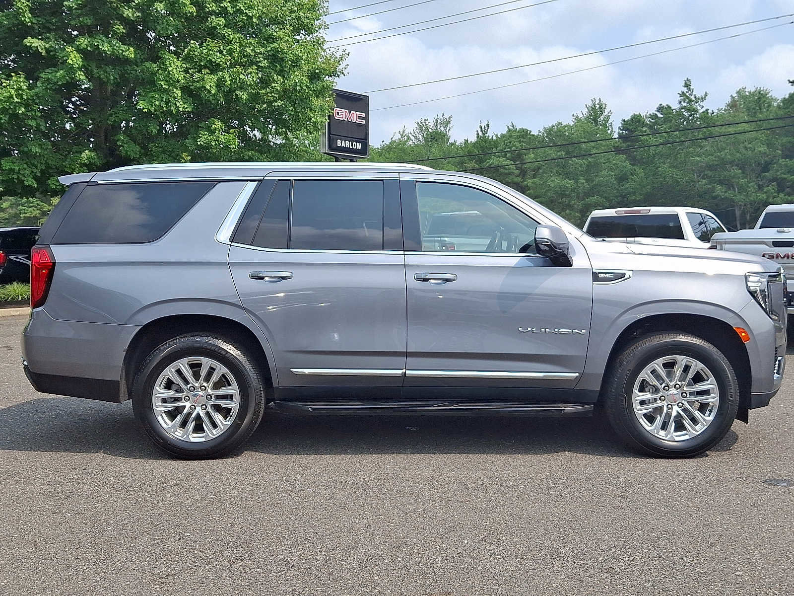 Used 2022 GMC Yukon SLT w/ SLT Premium Package image 7