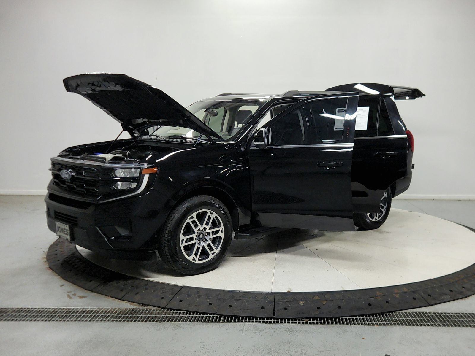 Used 2025 Ford Expedition Active AWD/4WD image 12