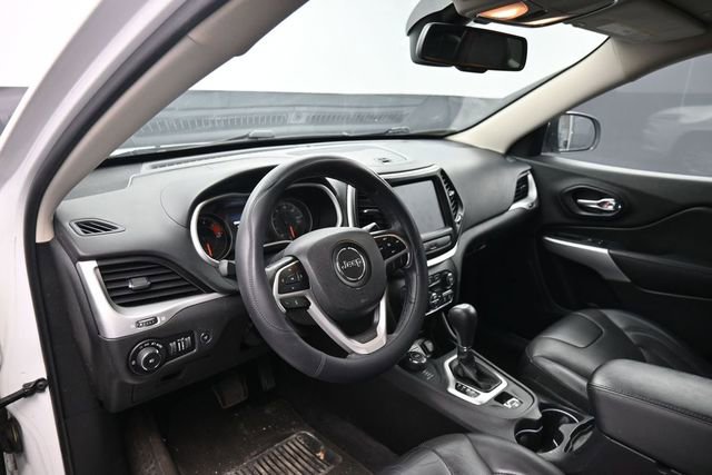 Used 2018 Jeep Cherokee Overland AWD/4WD image 16