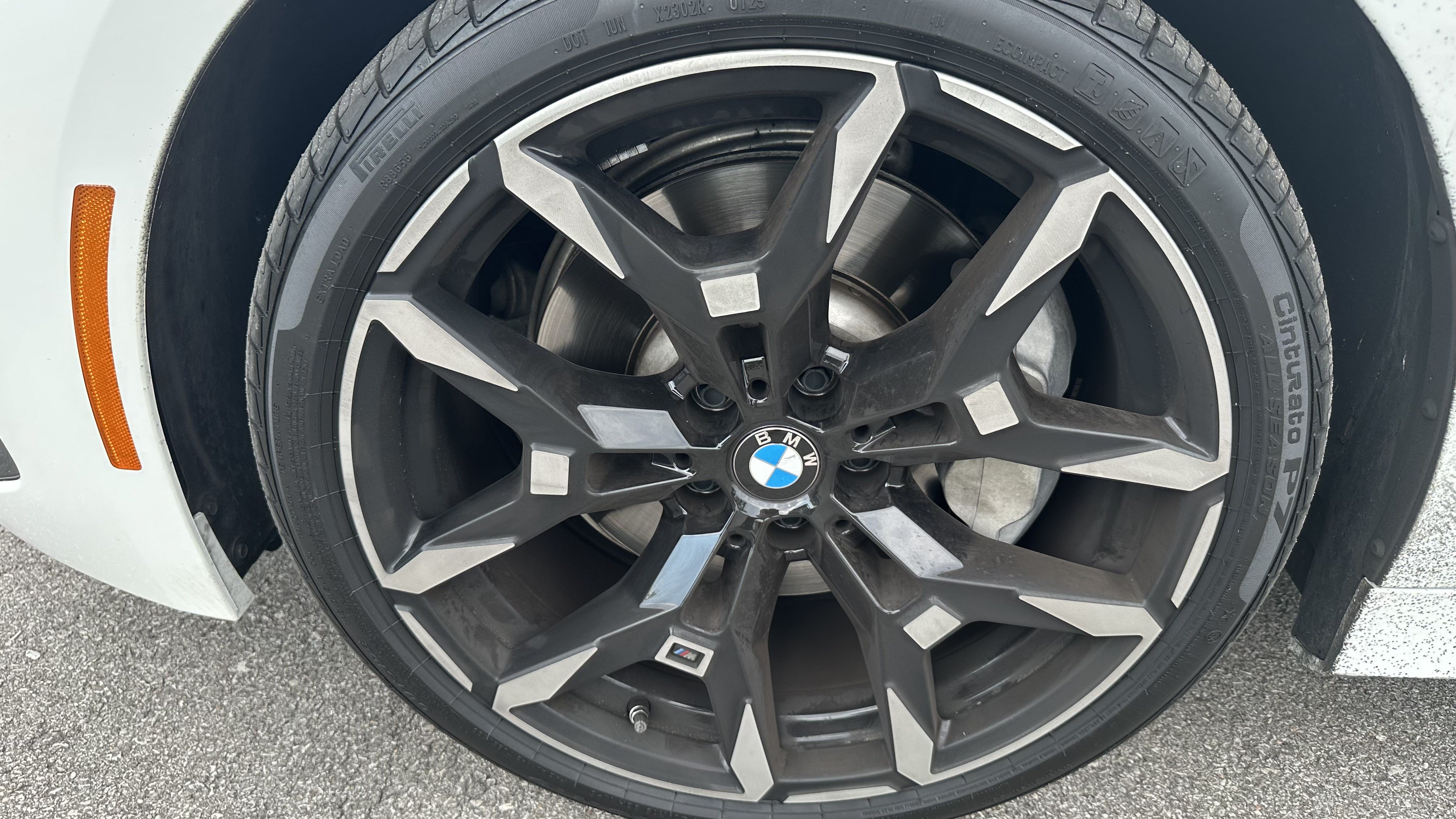 Used 2025 BMW 330i xDrive Sedan w/ M Sport Package AWD/4WD image 12