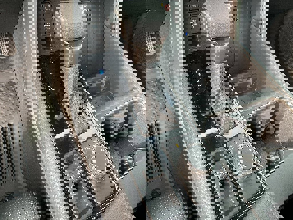 Used 2025 Toyota Tundra Limited image 10