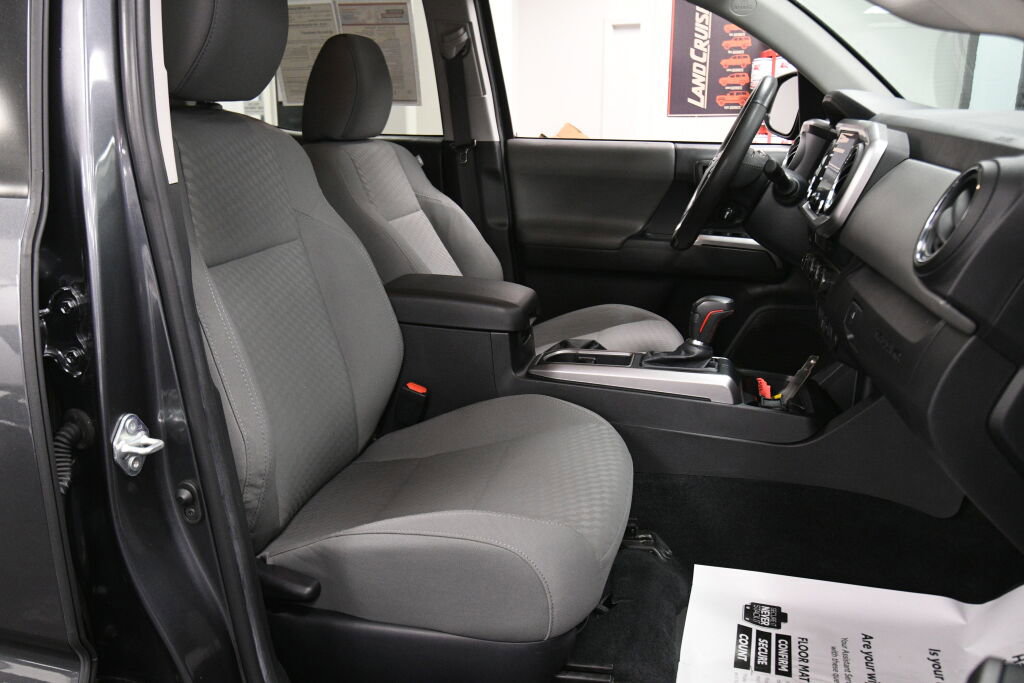 Used 2023 Toyota Tacoma SR5 AWD/4WD image 22