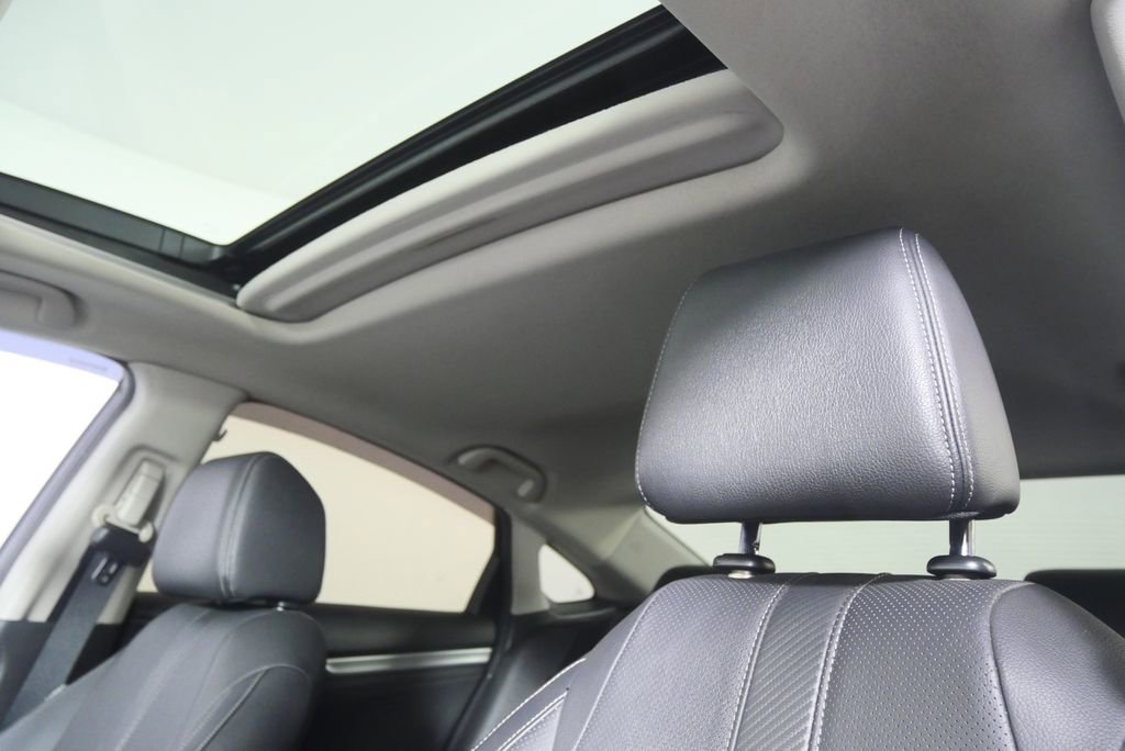 Used 2018 Honda Civic EX-L image 11