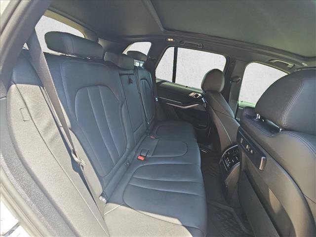 Used 2022 BMW X5 sDrive40i w/ Premium Package RWD image 16