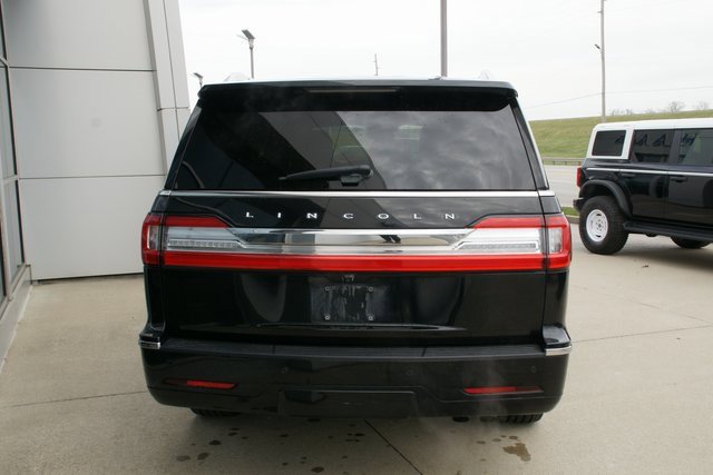 Used 2018 Lincoln Navigator L Select image 4