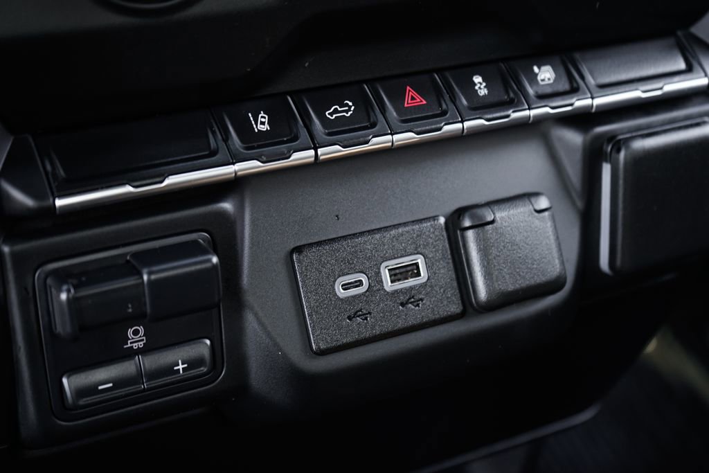 Used 2024 Chevrolet Silverado 2500 Custom w/ Custom Convenience Package image 33