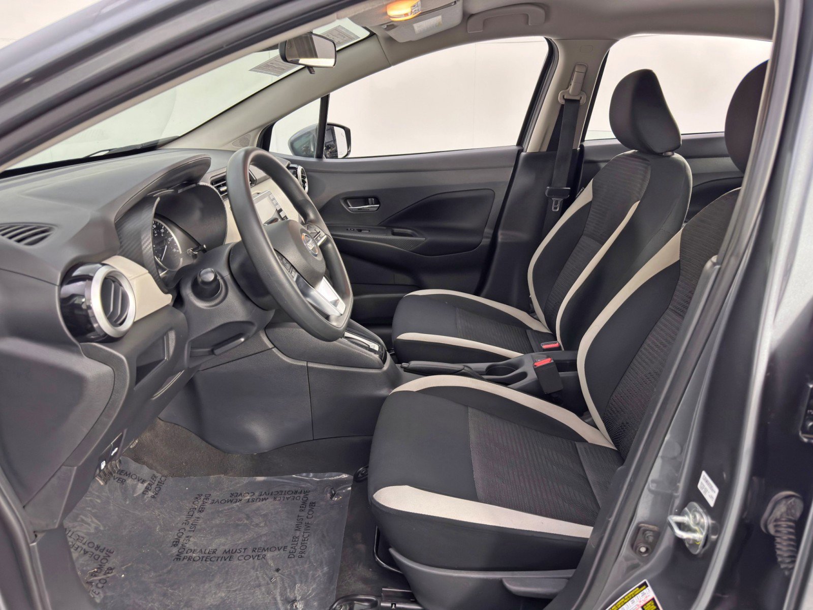 Used 2021 Nissan Versa SV image 15