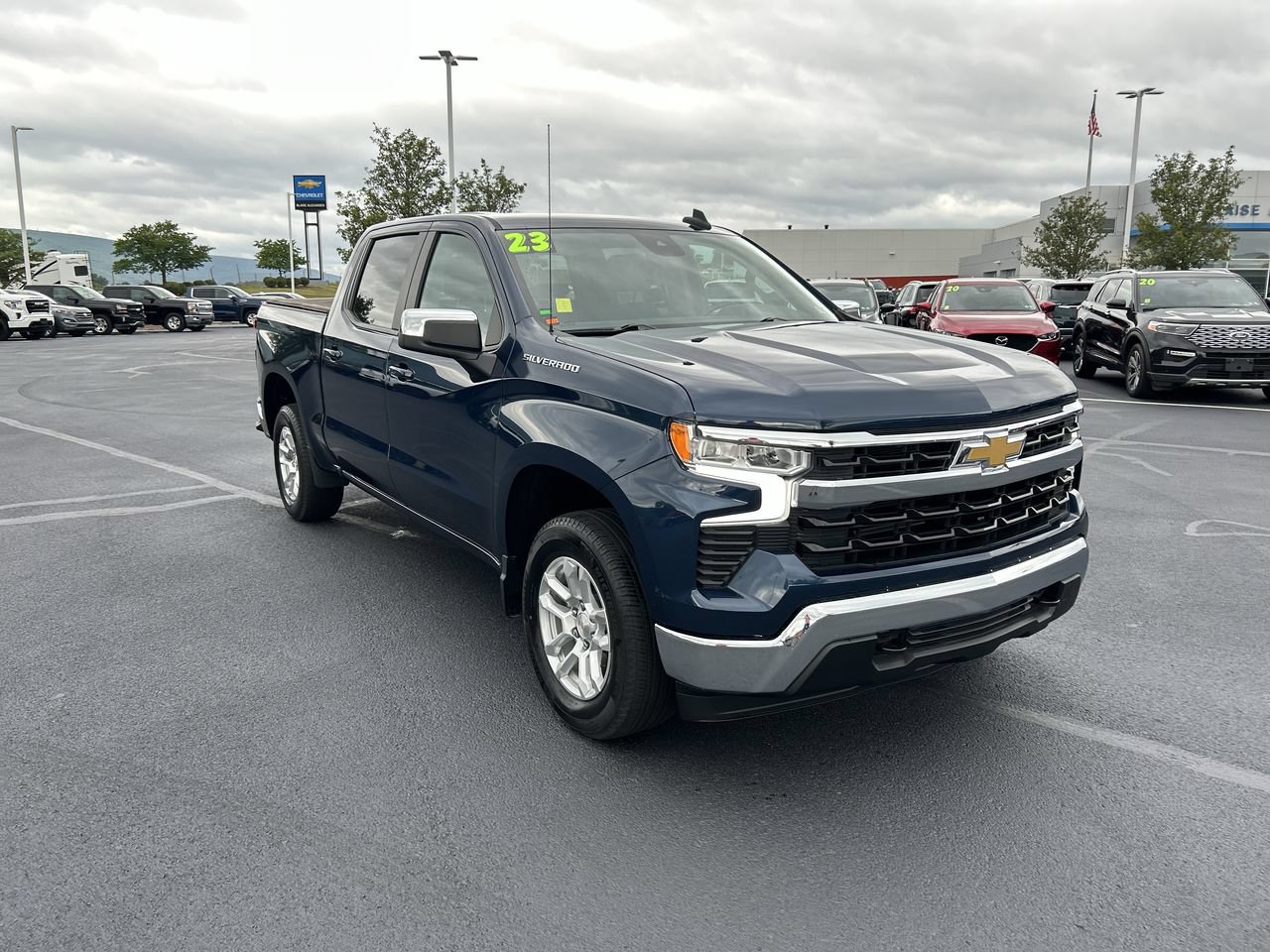 Used 2023 Chevrolet Silverado 1500 LT AWD/4WD image 1