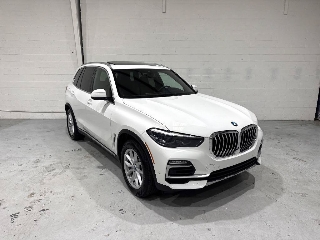 Used 2019 BMW X5 xDrive40i w/ Premium Package 2 AWD/4WD image 2