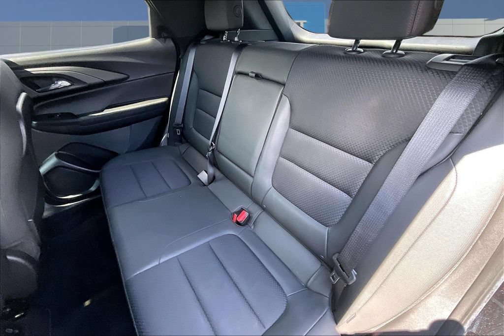 Used 2022 Chevrolet TrailBlazer RS w/ Technology Package FWD image 22