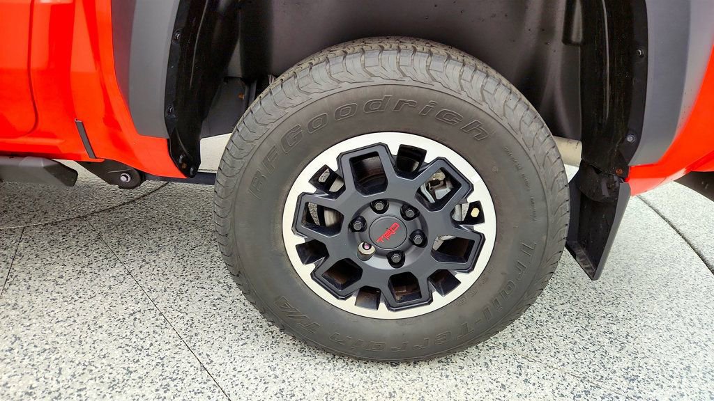 Used 2024 Toyota Tacoma TRD Off-Road w/ TRD Off Road Upgrade Package AWD/4WD image 9