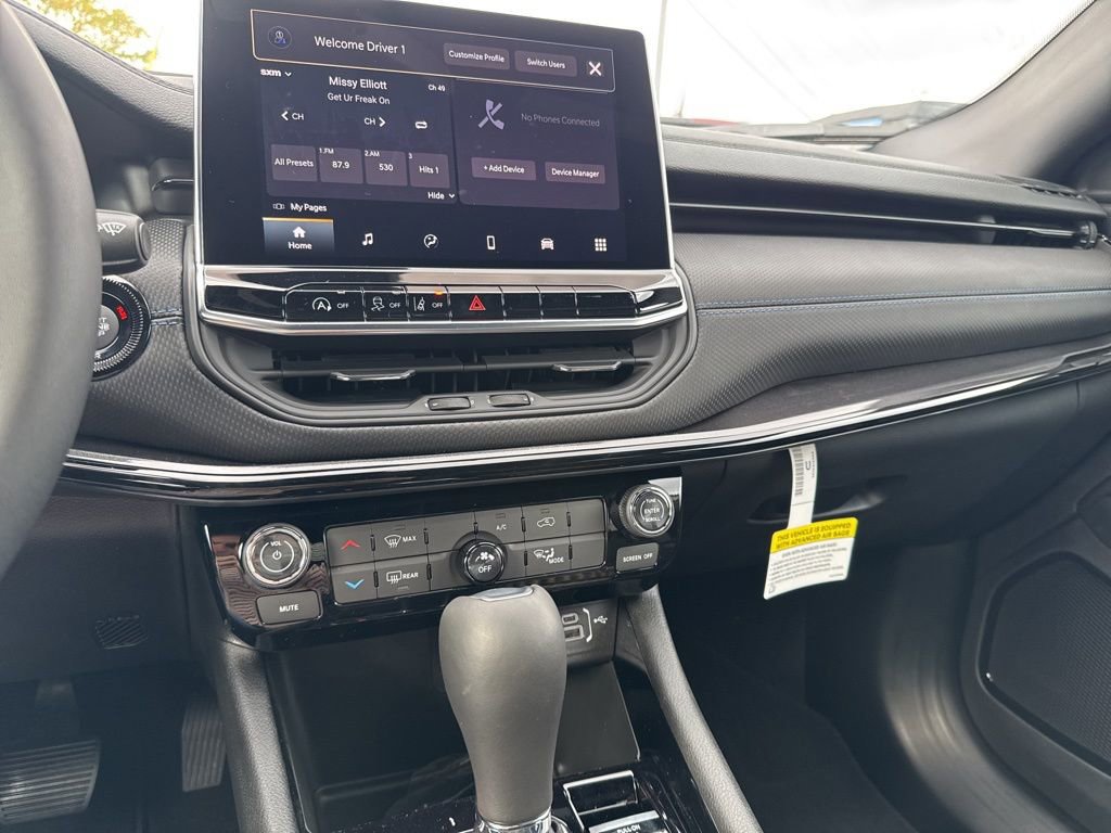 New 2026 Jeep Compass Latitude AWD/4WD image 29