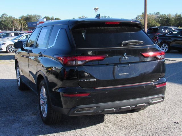 Used 2022 Mitsubishi Outlander ES image 7