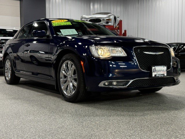 Used 2017 Chrysler 300 Limited w/ Driver Convenience Group AWD/4WD image 5