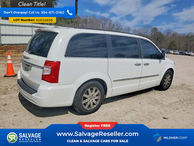 Used 2015 Chrysler Town & Country Touring w/ Driver Convenience Group image 4