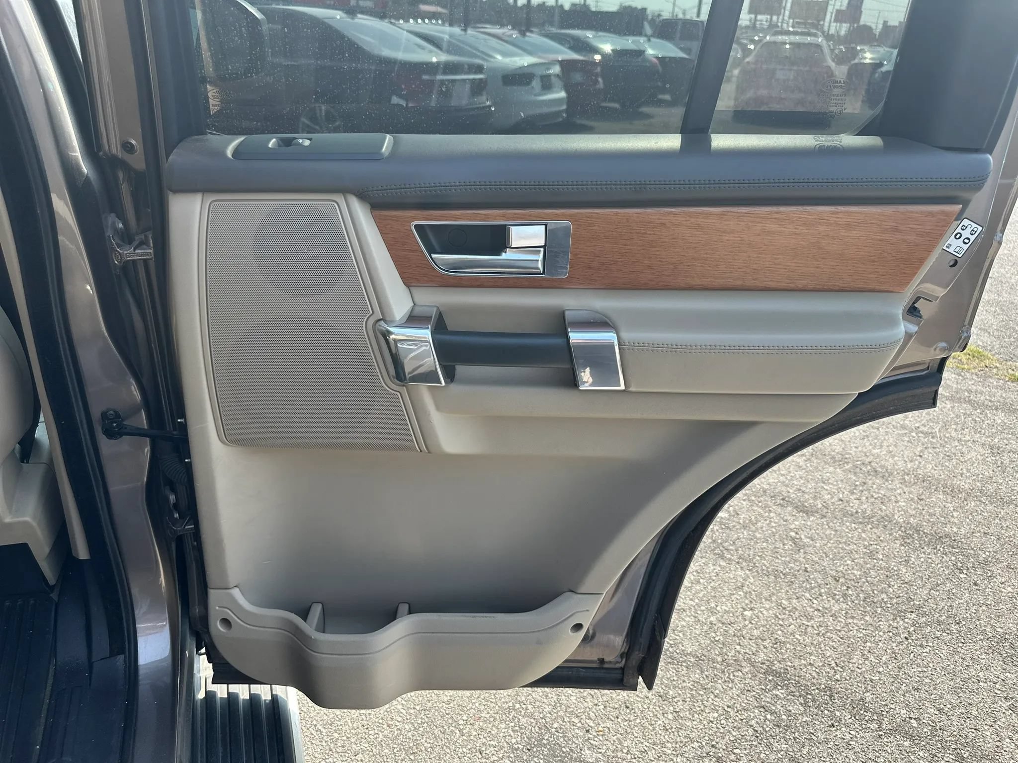 Used 2015 Land Rover LR4 HSE LUX AWD/4WD image 23