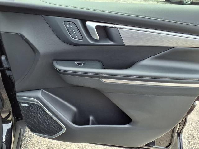 Used 2025 Buick Enclave Preferred AWD/4WD image 95