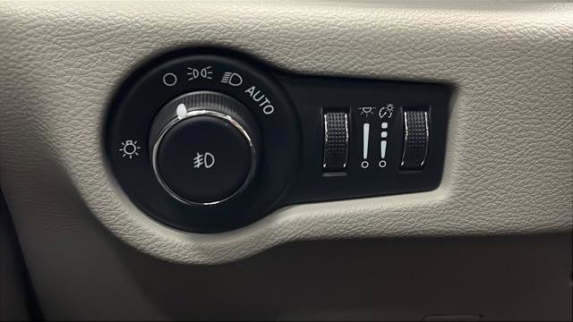 Used 2022 Chrysler Pacifica Touring-L FWD image 33