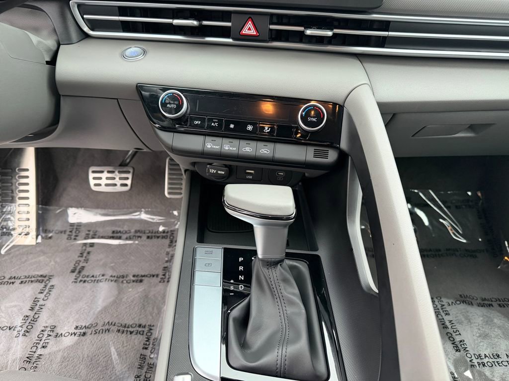 Certified 2025 Hyundai Elantra Sport image 11