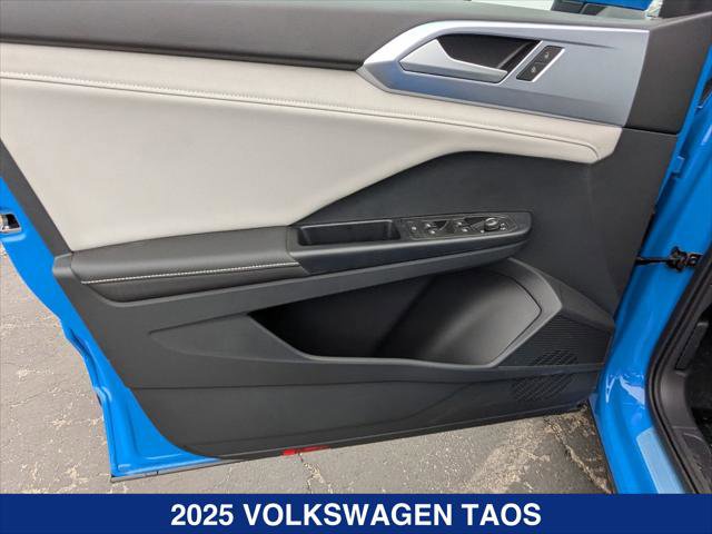 New 2025 Volkswagen Taos SE image 10