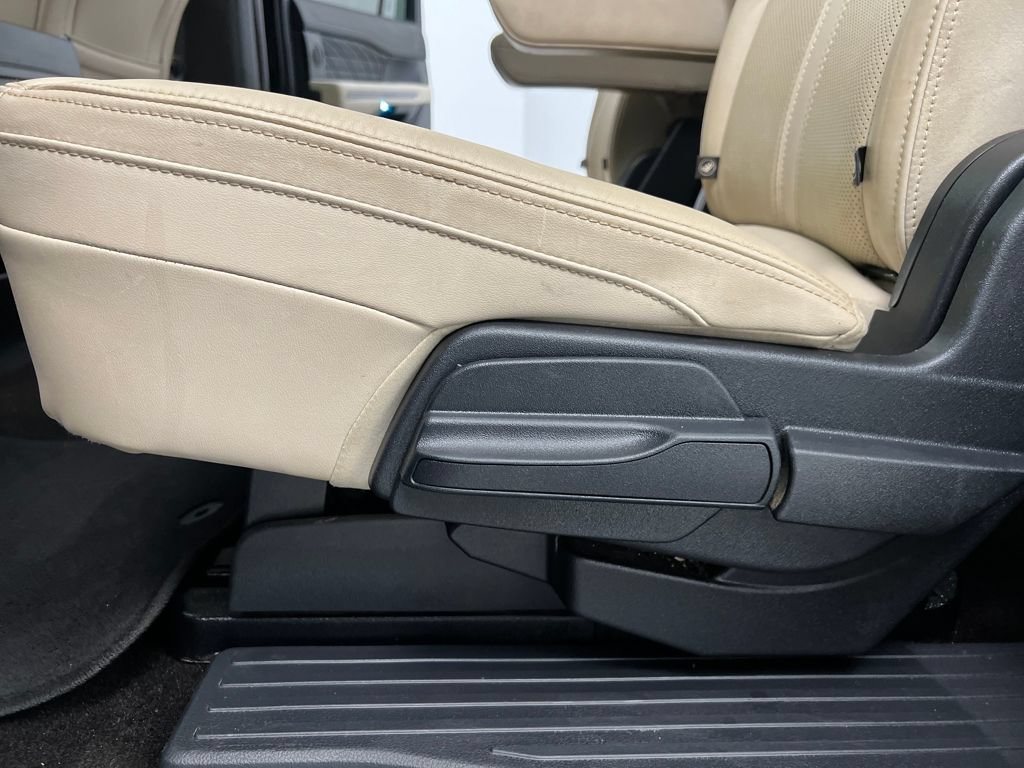 Used 2022 Ford Expedition Max Platinum AWD/4WD image 16