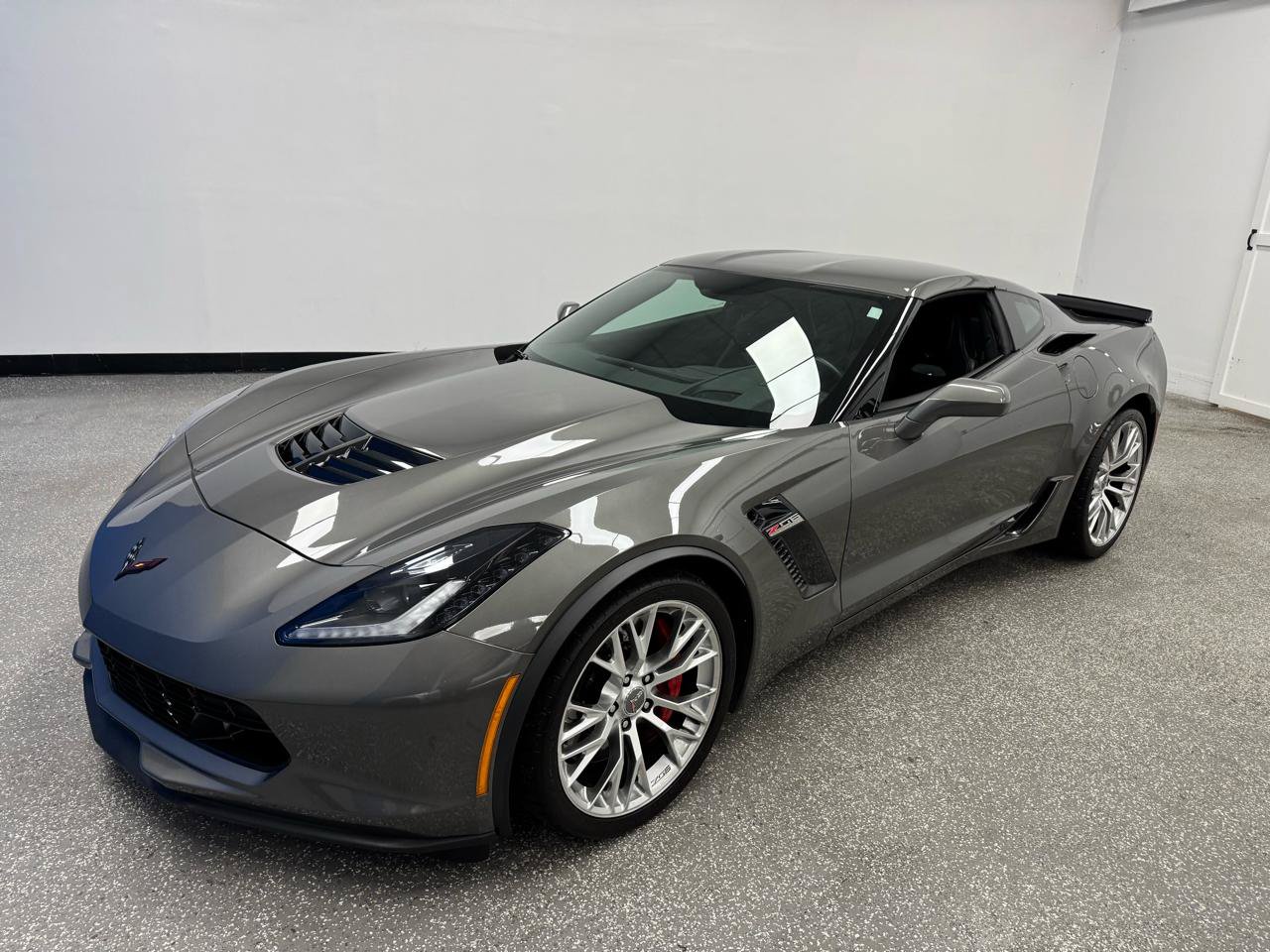 Used 2015 Chevrolet Corvette Z06 w/ 2LZ Preferred Equipment Group RWD image 31