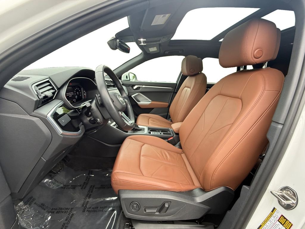 Used 2022 Audi Q3 2.0T Premium w/ Convenience Package AWD/4WD image 9