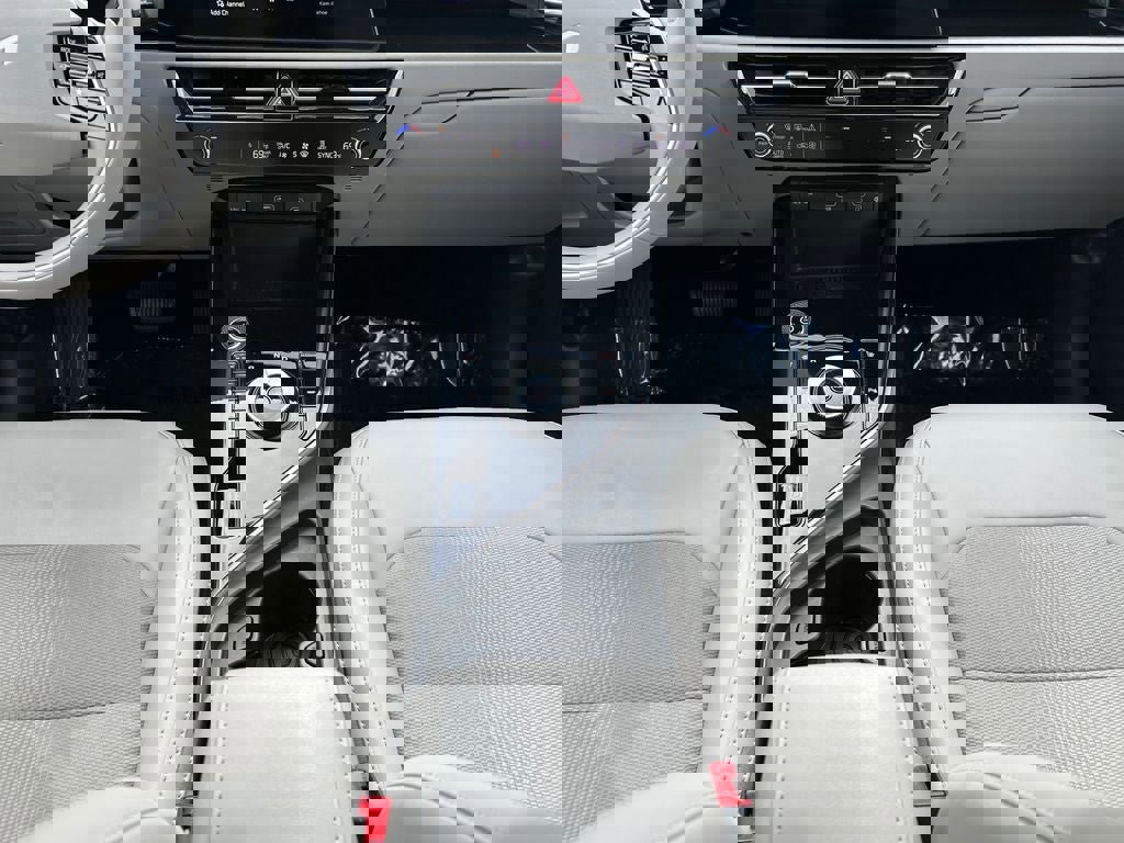 Used 2023 Kia Niro Wind w/ Wind Preserve Package FWD image 12